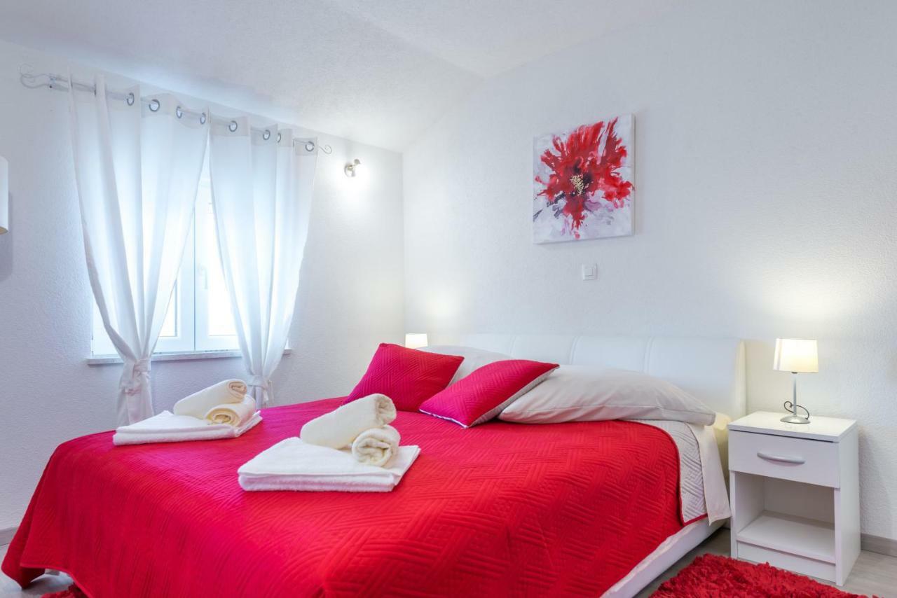 Tranquility And Nature In 4 Bedroom With Sea View Mokosica Bagian luar foto